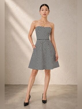 WHBM Black & White Chevron Strapless Fit & Flare Dress Pockets Classic Cocktail